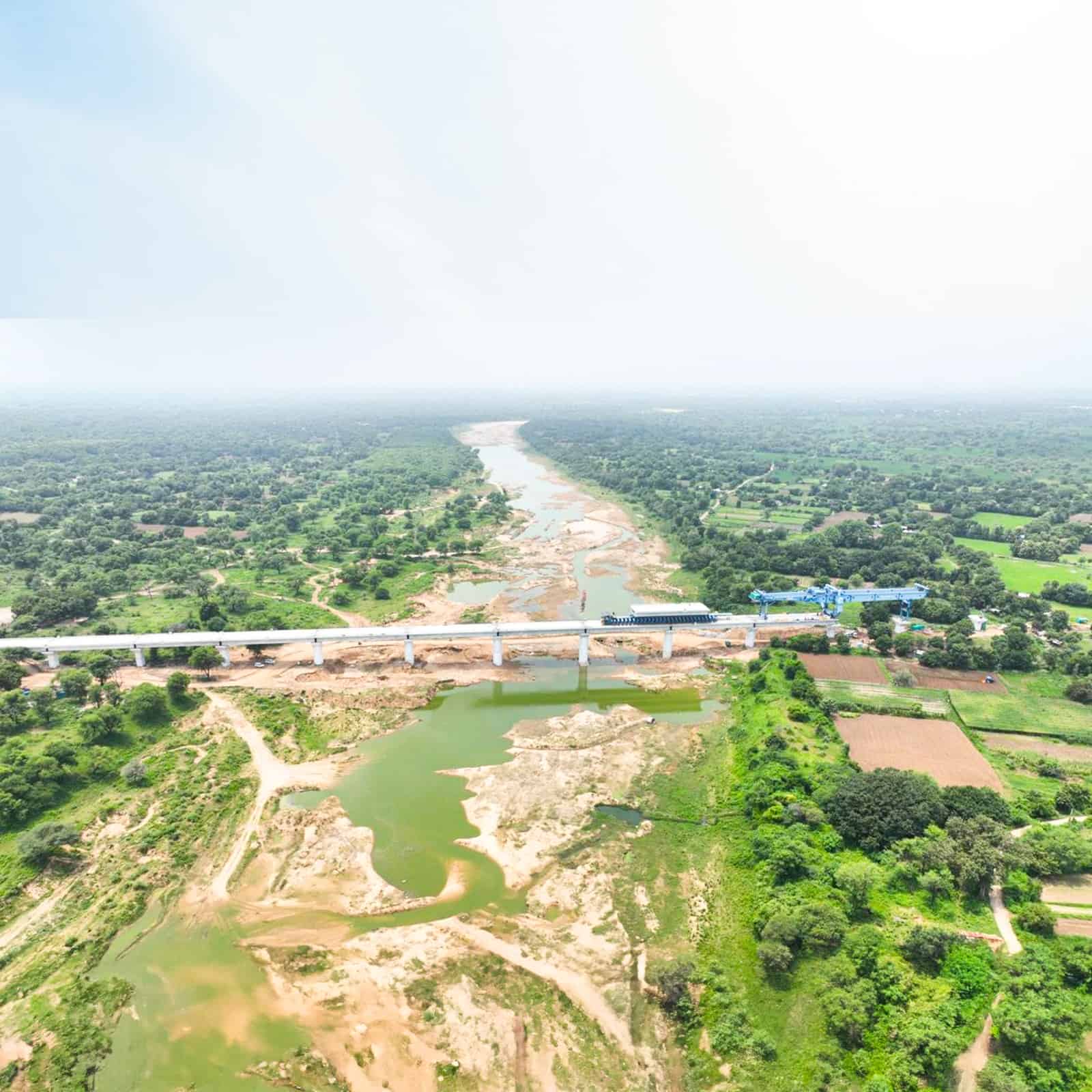 वडोदरा जिले के कास्टिंग यार्ड में 1000वां फुल स्पैन गर्डर